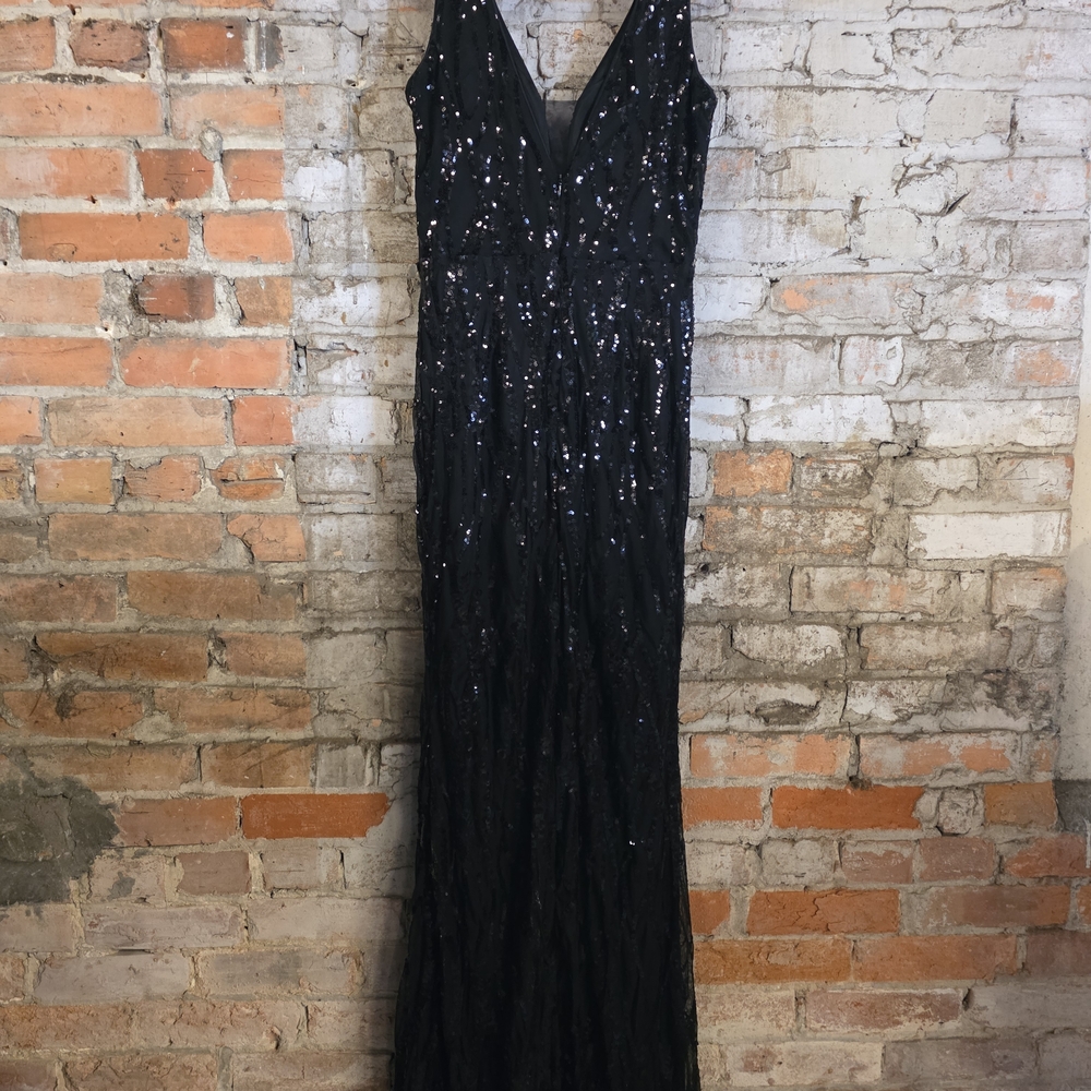 Elegant Black Sequin Evening Gown - Picture 2 of 3